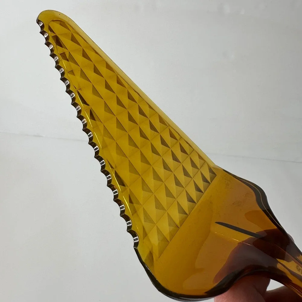 Vintage Ultra Temp Amber Pie Cake Server #2119 Serrated USA Robinson Knife Co